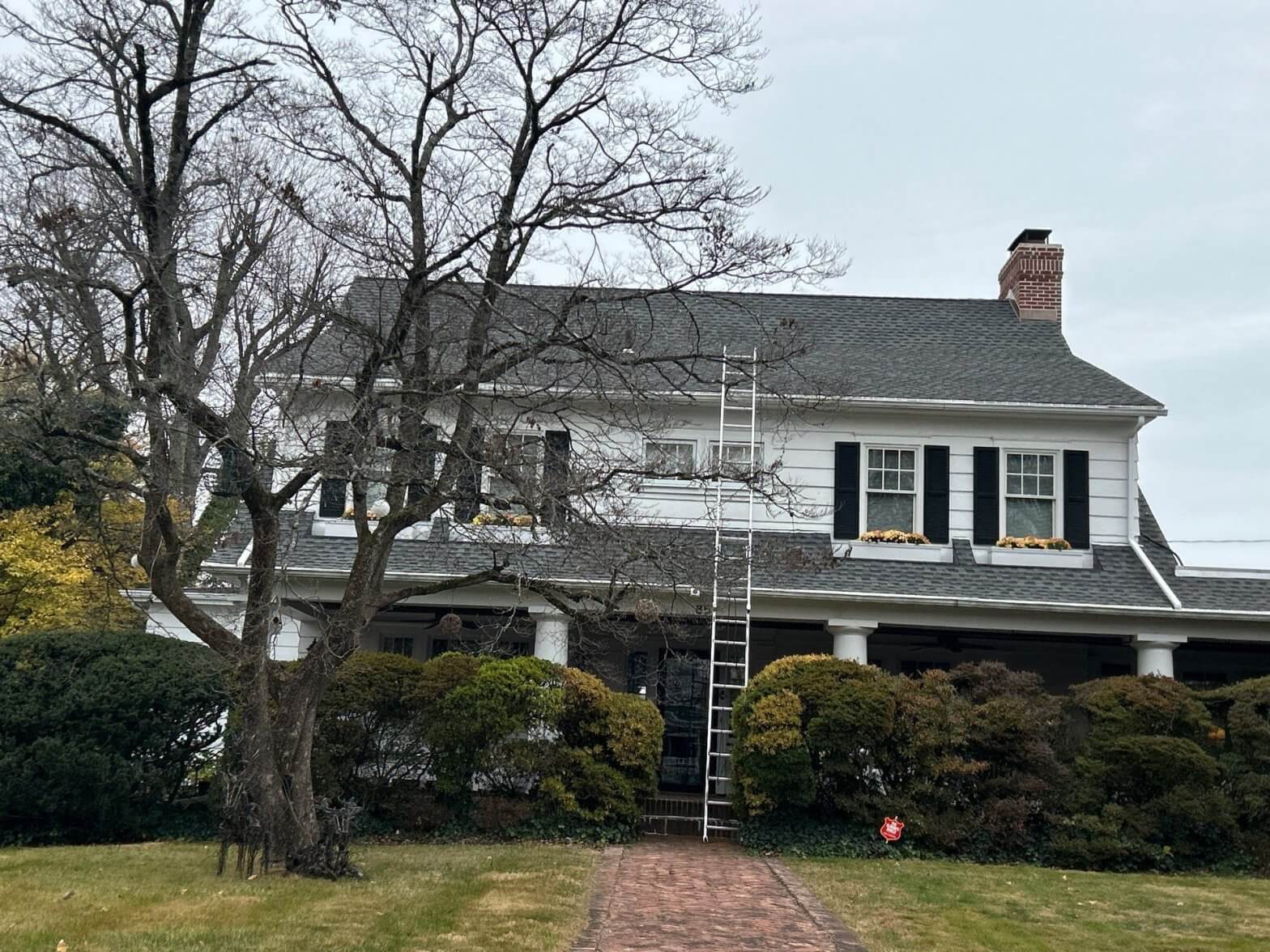 Slate grey shingles in Mount Vernon NY